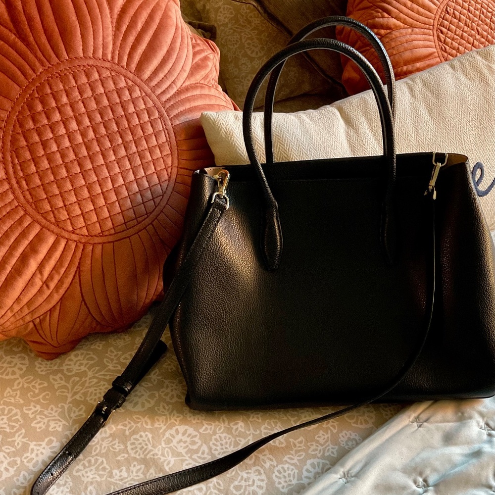 Kate  spade black bag 14 by 9 niches